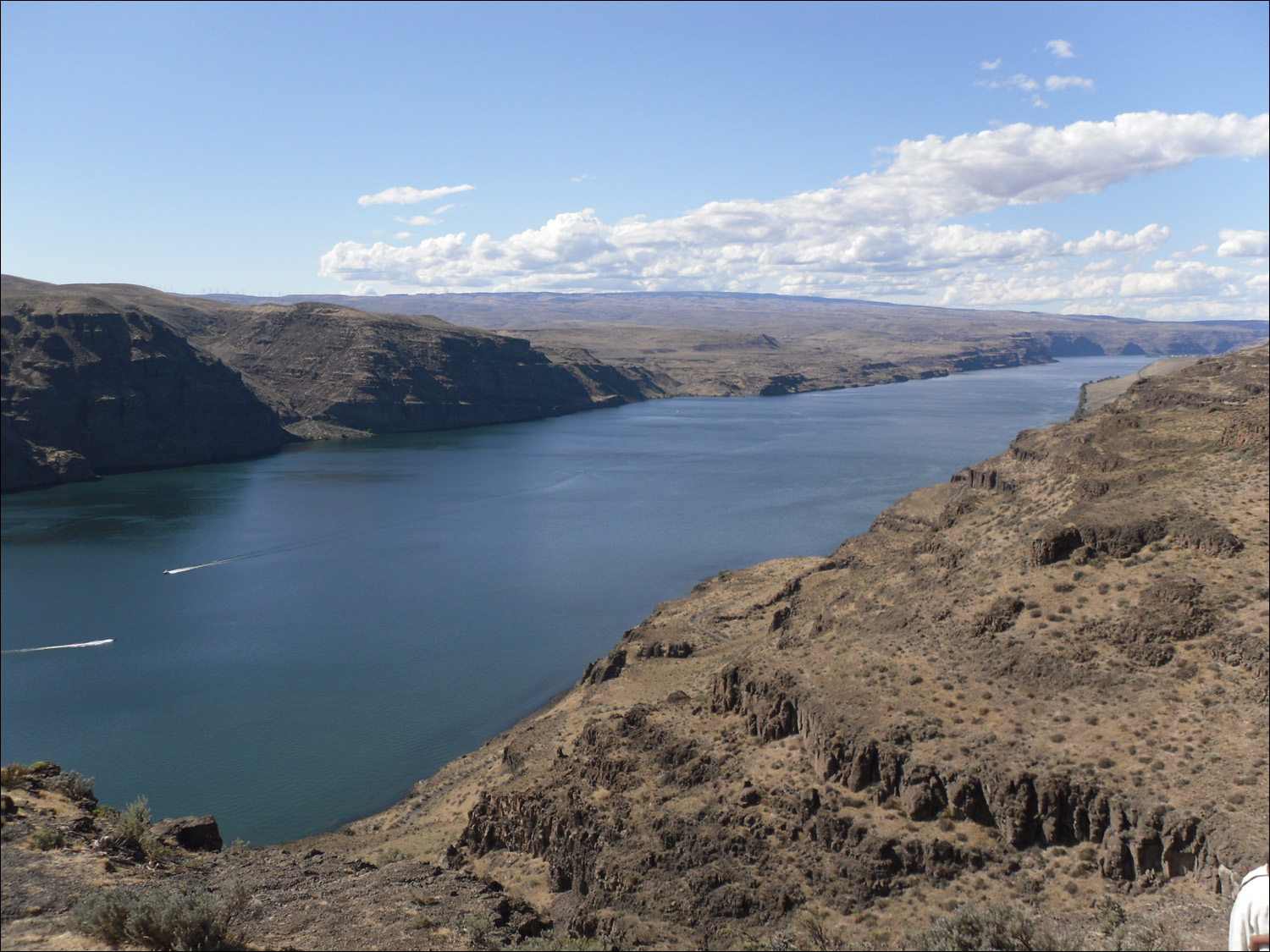 Washington State- View of Wanapum lake off I90